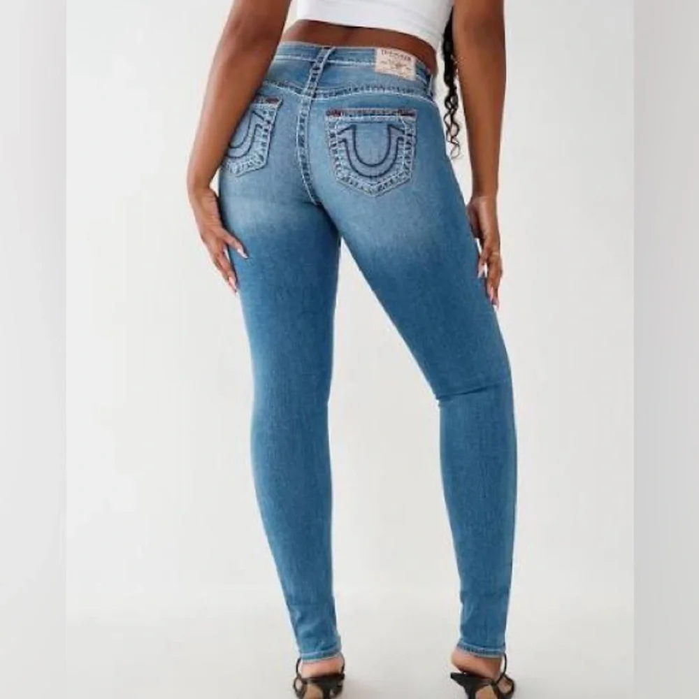 True Religion Stella low rise 27 28 Light Blue Skinny Jeans 30 inseam flattering - Picture 1 of 9